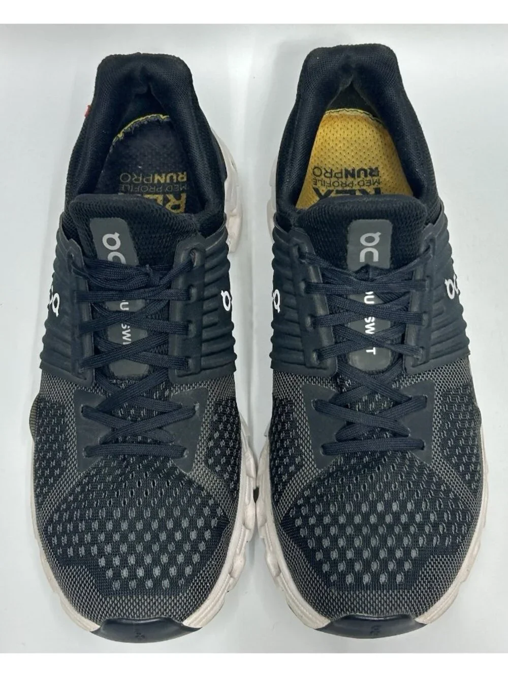 On Cloud Cloudswift Womens Running Shoes Size 9.5 Black White Gym Sneakers